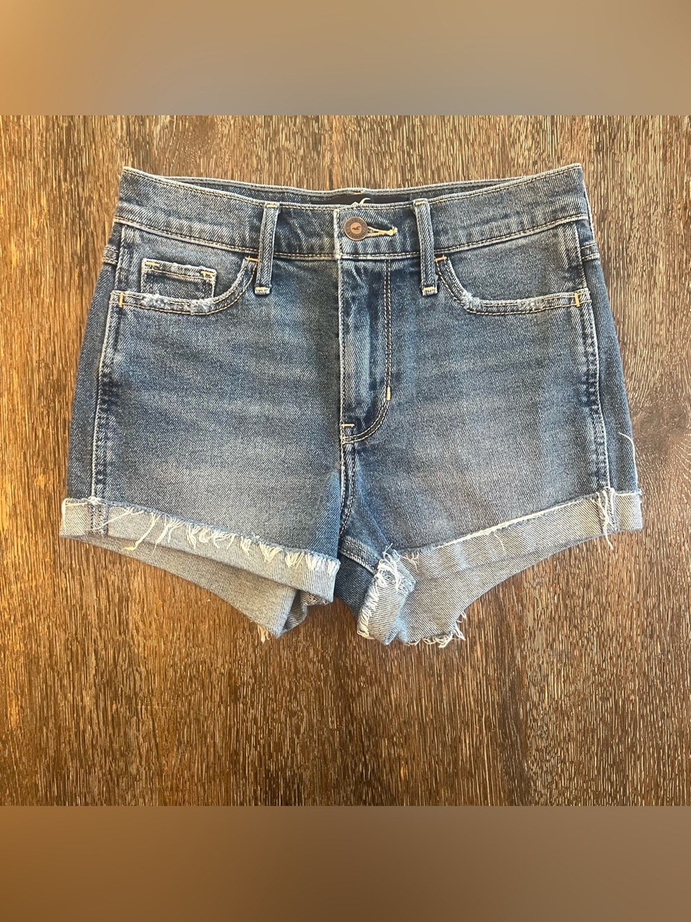 Hollister Distressed Cuffed High-Rise Short-Shorts Size 0